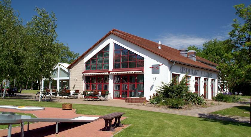 Bernstein Acamed Resort Nienburg  Exterior foto